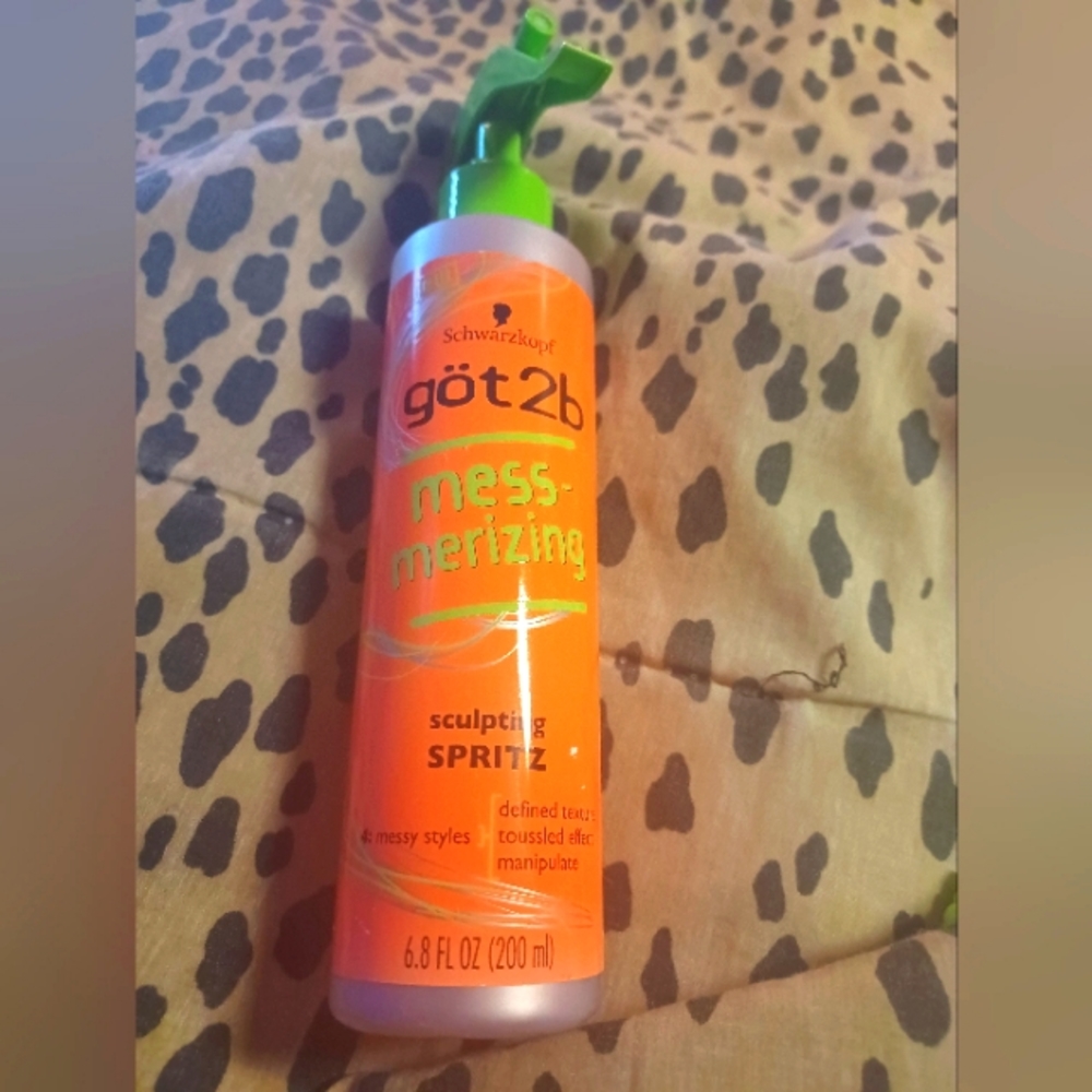 Got 2 be mesmerizing Sculpting spray